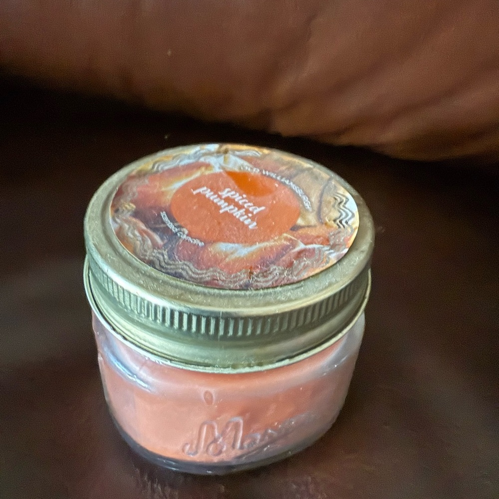 NEW old williamsburgh spiced pumpkin candle 3 ounces